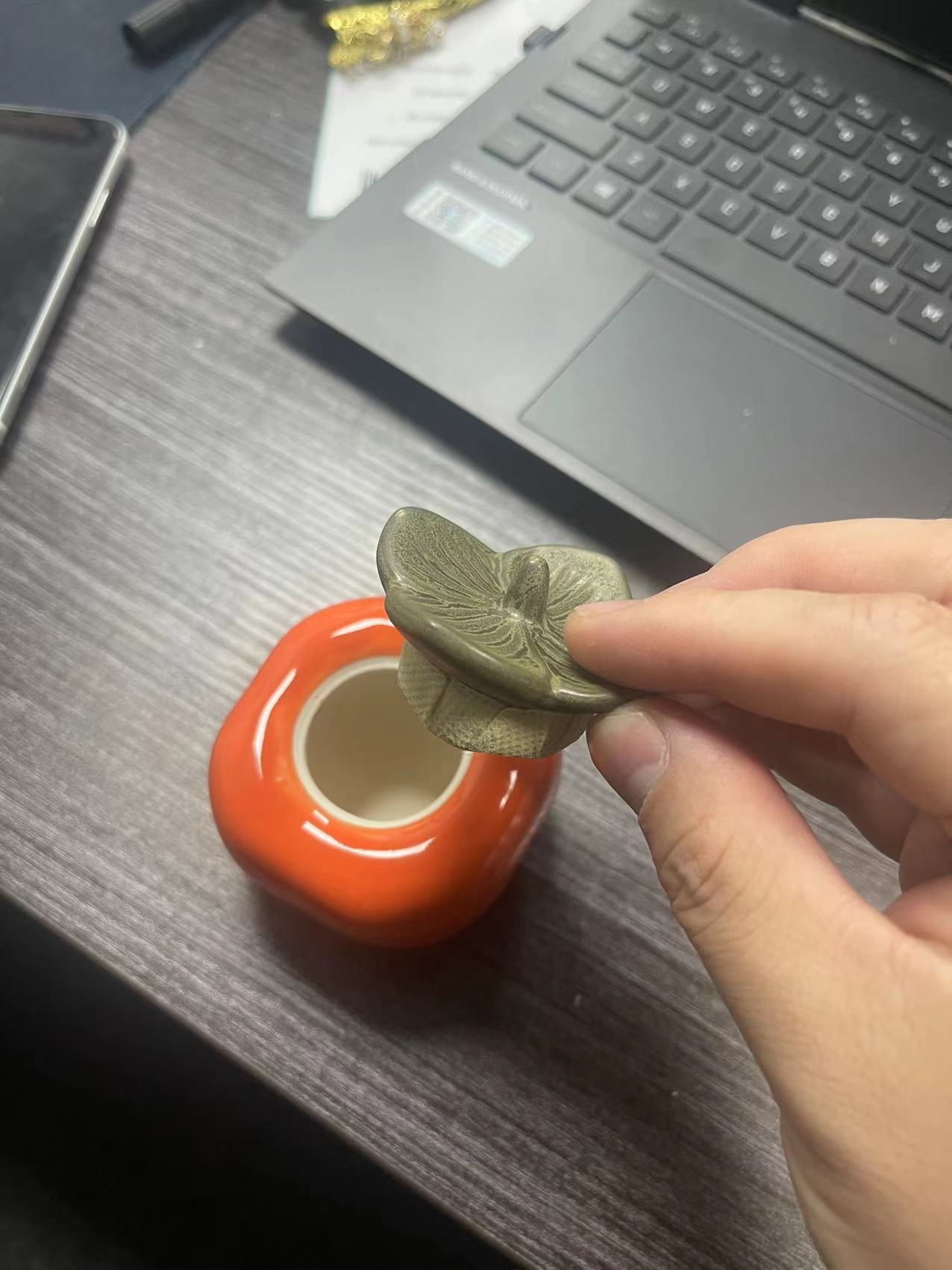 Persimmon tea pot